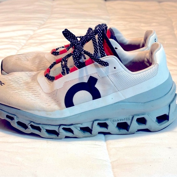 2 pair of Men’s On Cloud size 9 blue and white. Sold separately - Picture 3 of 3